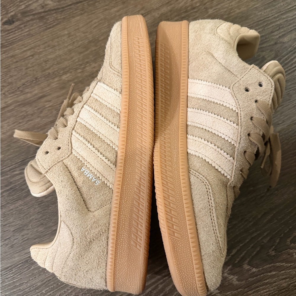 New Adidas Samba Men’s 12. Beige Suede Sneakers - Picture 5 of 6